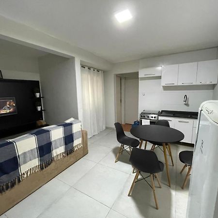 Casa Fundos Eco City 03 Simples E Confortavel Com 2 Quartos E Garagem Curitiba Dış mekan fotoğraf